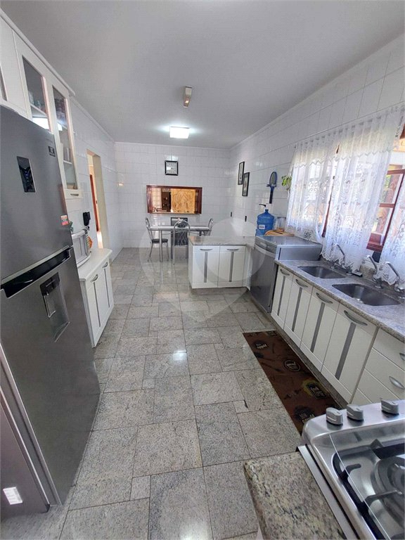 Casa à venda com 4 quartos, sendo 2 suítes, no condomínio Eco Clube Vivendas do Lago, Sorocaba - SP