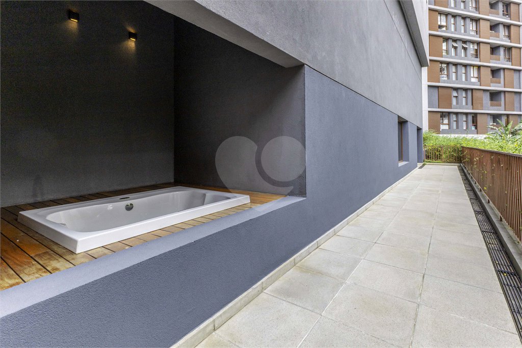 Apartamento à venda com 3 suítes em Jardim das Bandeiras, São Paulo, SP