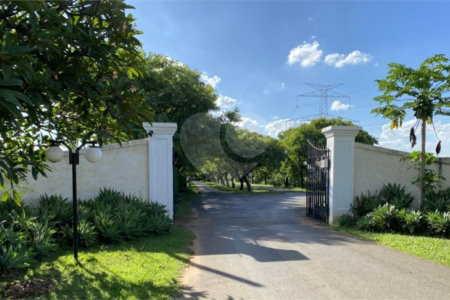 Casa à venda com 4 suítes no condomínio Primavera, Salto - SP