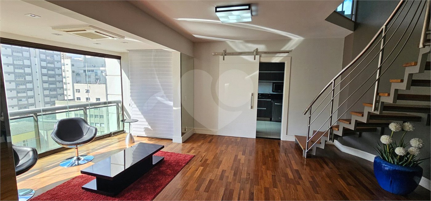 Duplex à venda com 4 quartos, sendo 3 suítes,  em Jardim Paulista, São Paulo, SP