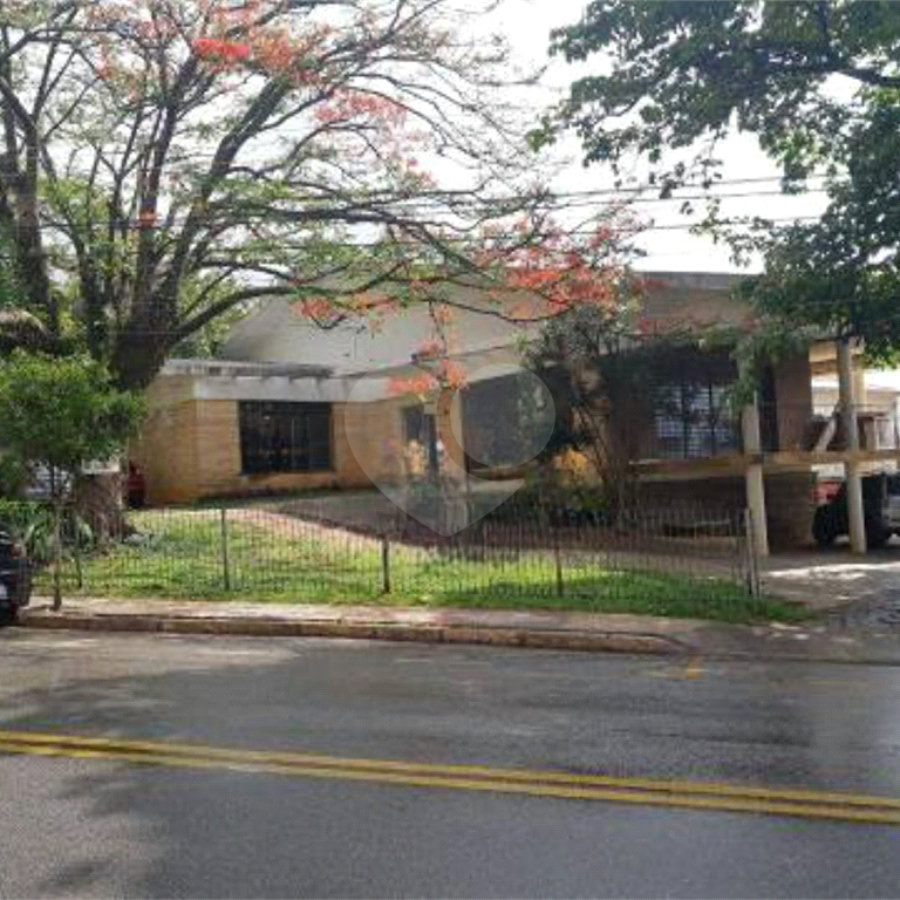 Casa à venda com 7 quartos, sendo 1 suíte, no Centro, Vinhedo, SP
