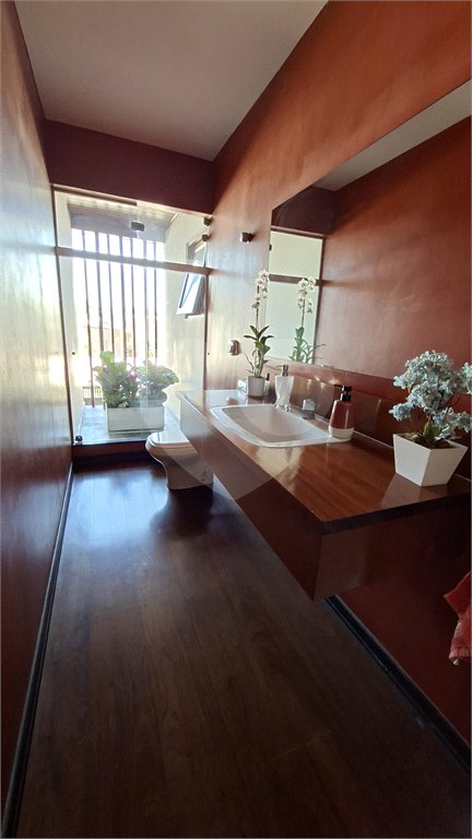 Casa à venda com 5 quartos, sendo 4 suítes, em Butantã, São Paulo, SP