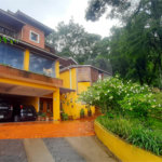 Casa à venda com 5 quartos, sendo 4 suítes, no condomínio Alpes da Cantareira, Mairiporã - SP