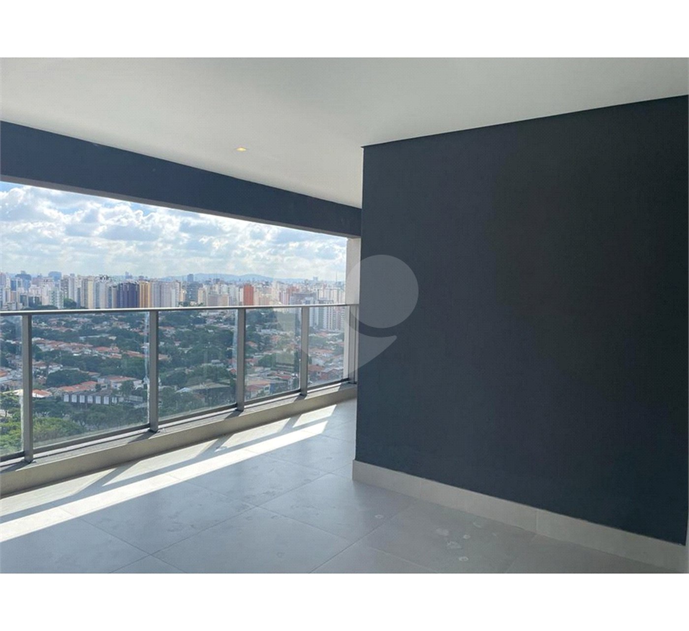 Apartamento à venda com 3 suítes em Campo Belo, São Paulo, SP