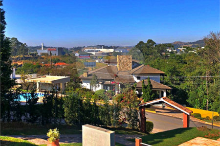 Casa à venda com 4 quartos, sendo 2 suítes, no condomínio Estância Marambaia, Vinhedo - SP