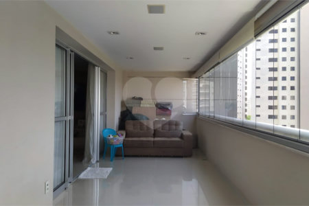 Apartamento à venda com 3 suítes em Jardim Londrina, São Paulo, SP