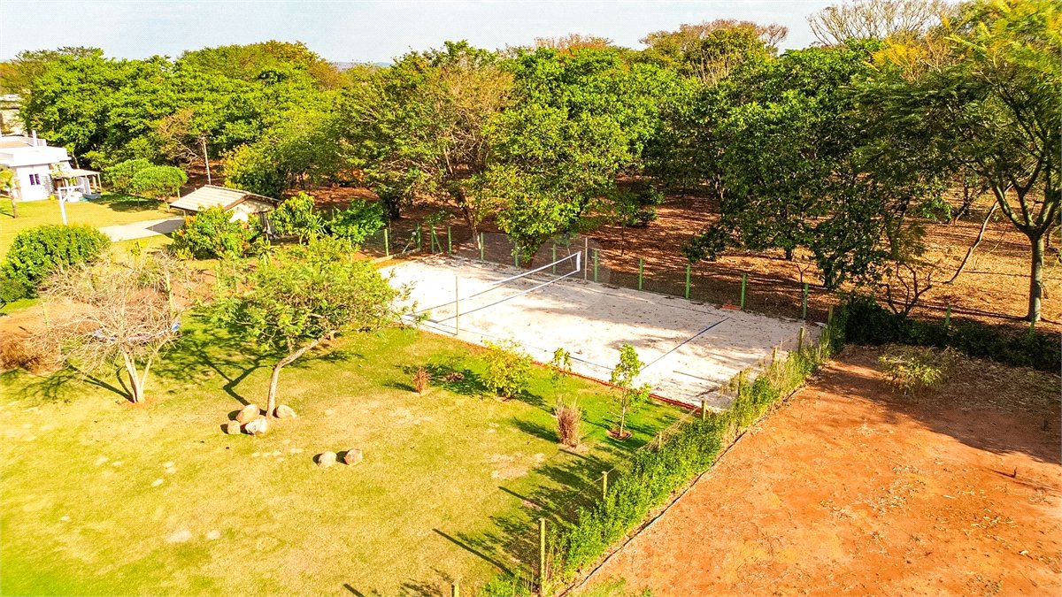Casa à venda com 3 suítes no condomínio Primavera, Salto - SP