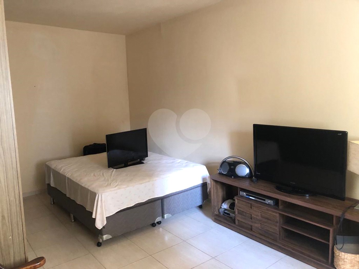 Casa à venda com 3 quartos, sendo 2 suítes,  em Jardim do Lago, Atibaia, SP