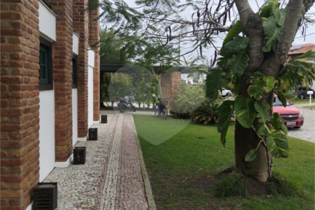 Casa em condomínio à venda com 3 quartos, sendo 2 suítes, em Portinho, Cabo Frio, RJ