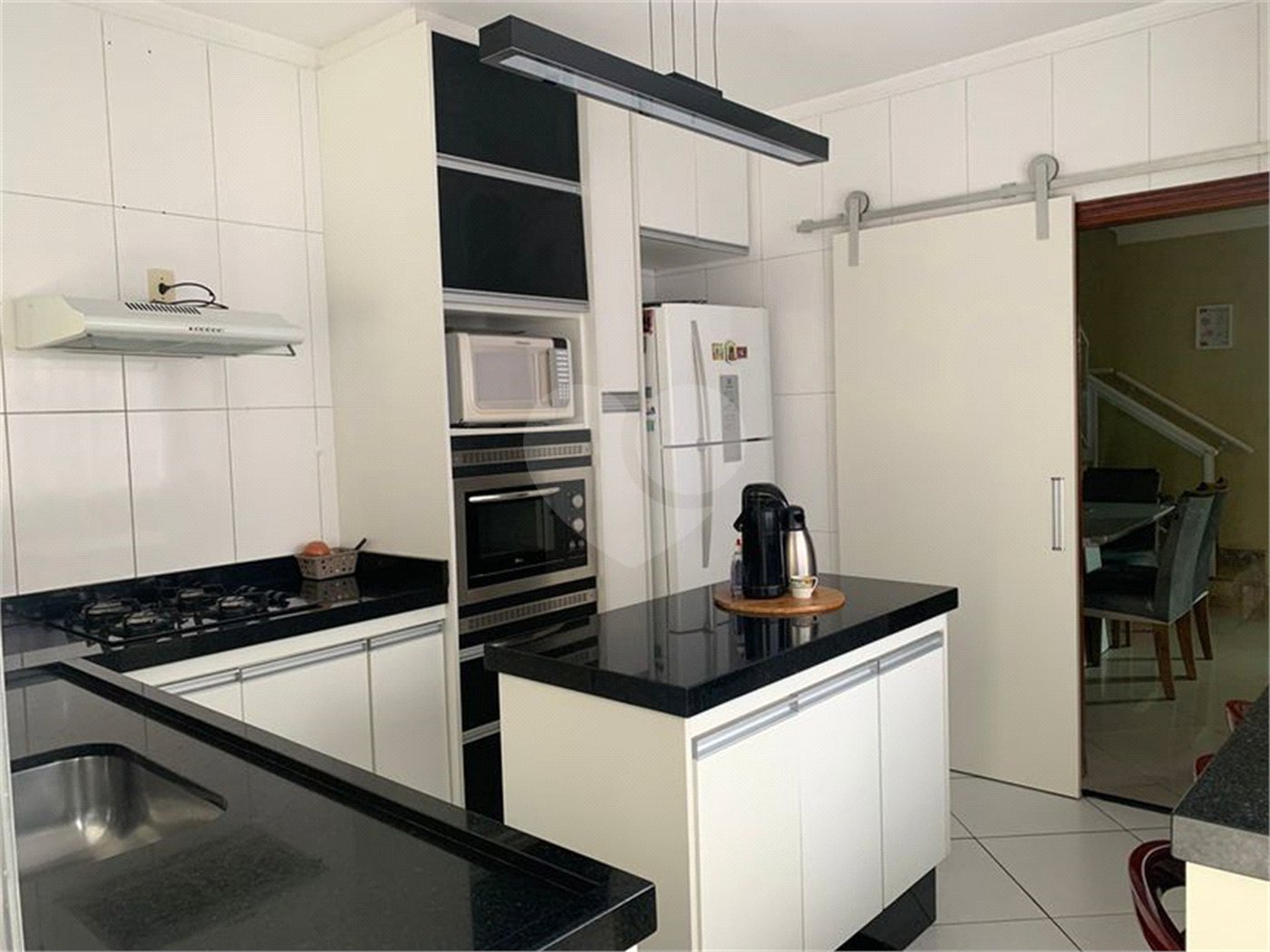 Sobrado à venda com 4 quartos, sendo 1 suíte, em Horto, São Paulo, SP
