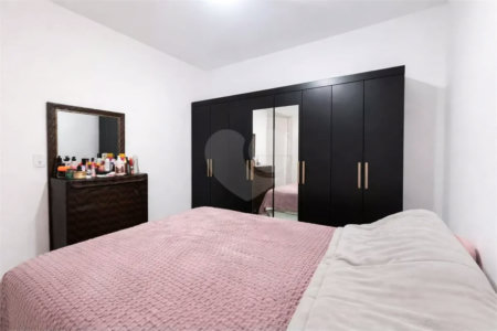 Sobrado à venda com 3 quartos, sendo 2 suítes, em Jardim Roberto, Osasco, SP