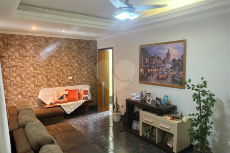 Casa à venda com 3 quartos, sendo 1 suíte, em Vila Romão, Salto, SP