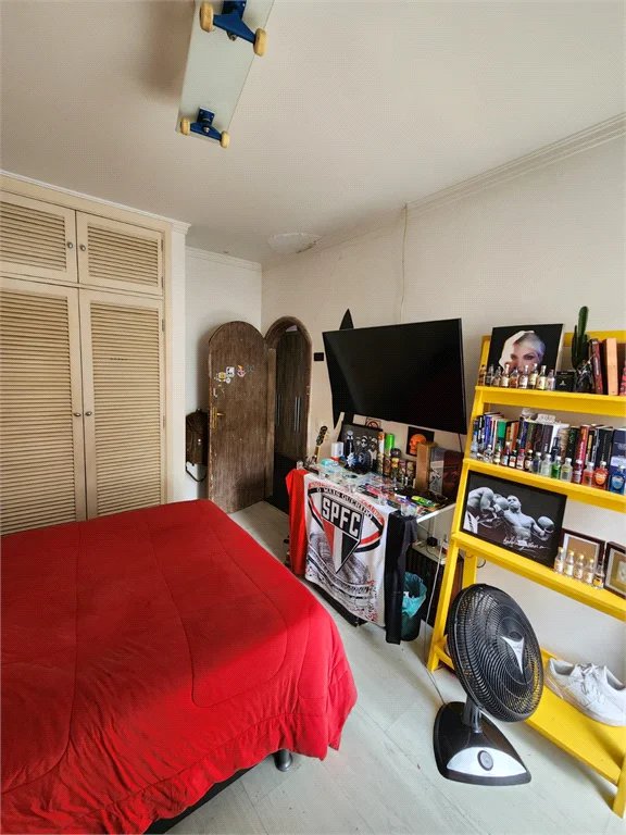 Sobrado à venda com 4 quartos, sendo 2 suítes, em Jardim Leonor, São Paulo, SP