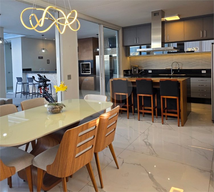 Casa à venda com 6 quartos, sendo 3 suítes, no condomínio Ibiti Royal Park, Sorocaba - SP