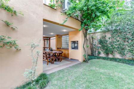Casa à venda com 5 quartos, sendo 4 suítes, em Alto da Boa Vista, São Paulo, SP