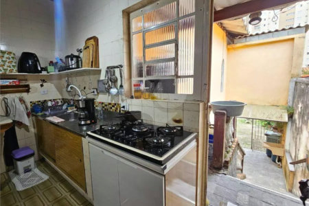Casa Térrea à venda com 3 quartos, sendo 1 suíte, no Centro, Poá, SP