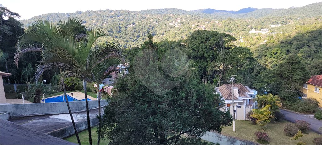 Casa à venda com 5 quartos, sendo 2 suítes, no condomínio Alpes da Cantareira, Mairiporã - SP