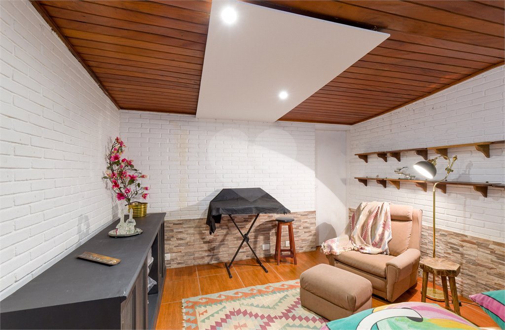 Casa Térrea à venda com 5 quartos, sendo 2 suítes, em Alto da Boa Vista, São Paulo, SP