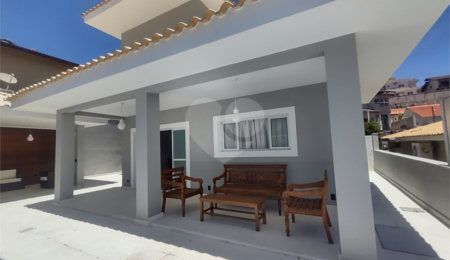 Casa à venda com 3 suítes no condomínio Villaggio Capriccio, Louveira - SP