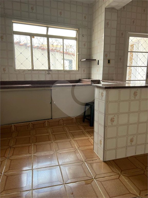 Sobrado à venda com 3 quartos, sendo 1 suíte, em Vila Vitório Mazzei, São Paulo, SP