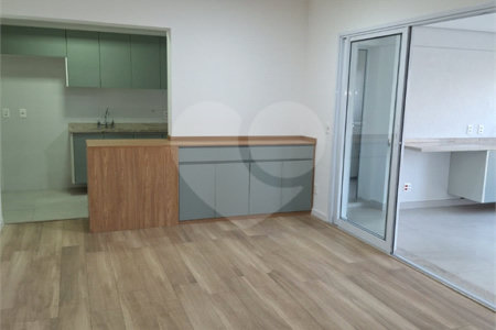 Apartamento à venda com 3 suítes em Vila Anastácio, São Paulo, SP