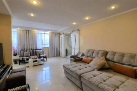 Apartamento à venda com 3 quartos, sendo 1 suíte, em Mooca, São Paulo, SP