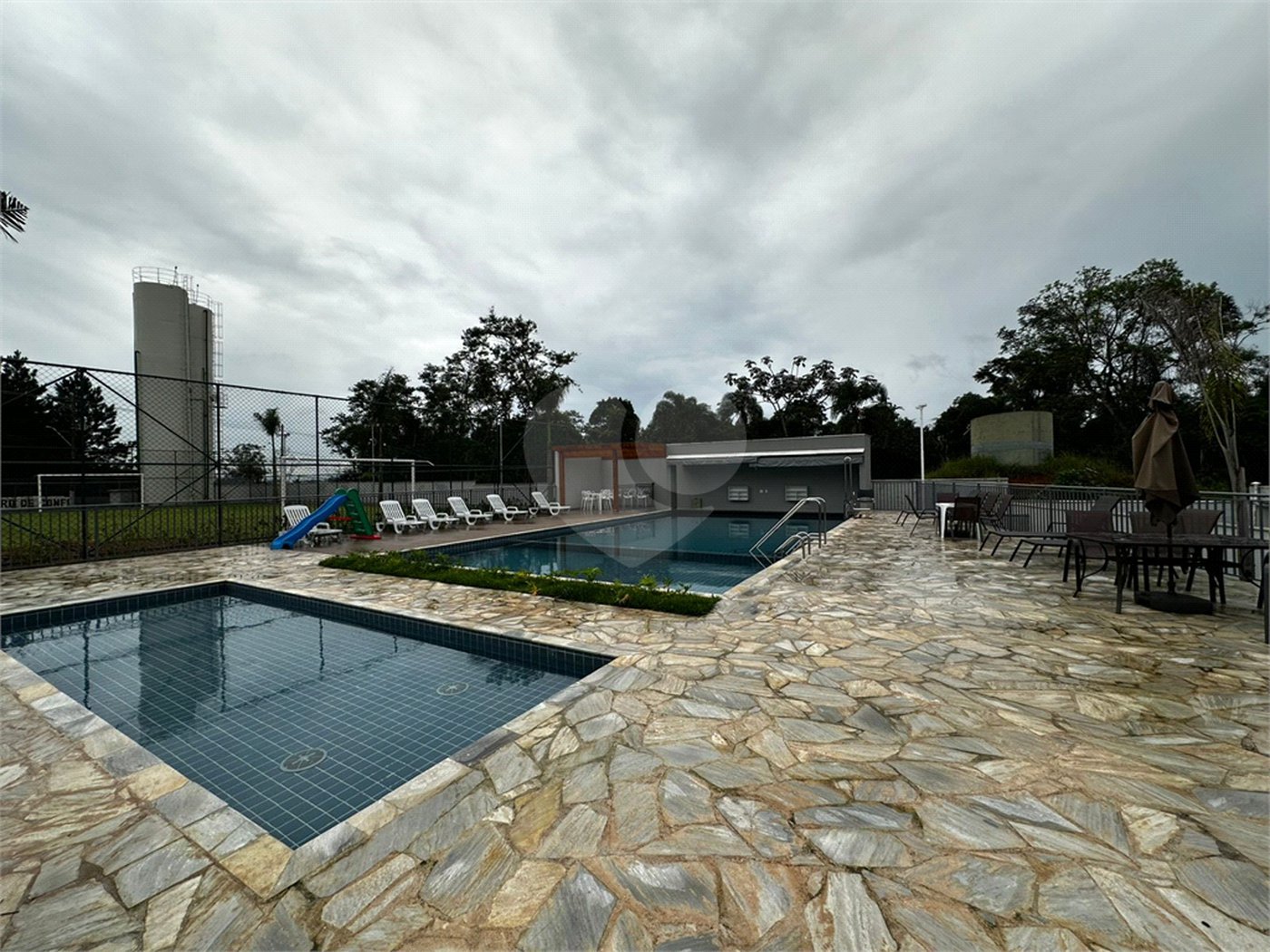 Casa à venda com 2 quartos no condomínio Vila das Paineiras, Suzano - SP