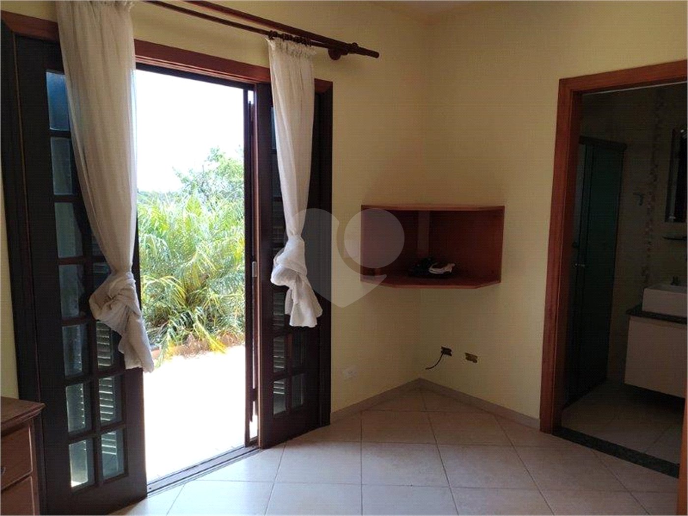 Casa à venda com 4 suítes no condomínio Parque Imperial, Mairiporã - SP