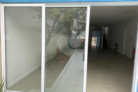 Sobrado à venda ou para alugar com 7 quartos, sendo 3 suítes, em Vila Mariana, São Paulo, SP