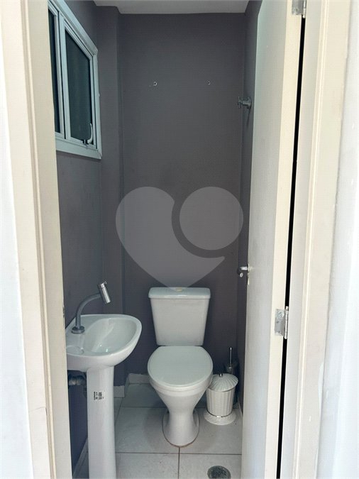 Casa à venda com 3 quartos, sendo 1 suíte,  no condomínio Village St. Louis, São Paulo - SP