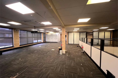 Prédio Corporativo em Santos | 4 Pavimentos | Galpão com Pé-Direito Duplo | Estrutura para +200 Pessoas | Compra Ou Locação