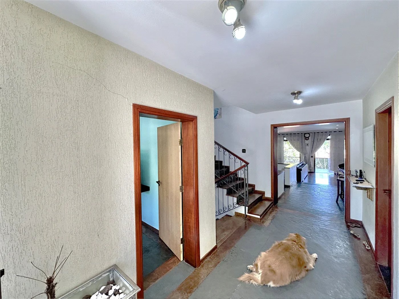 Casa à venda com 5 quartos, sendo 4 suítes, no condomínio Parque dos Príncipes, São Paulo - SP
