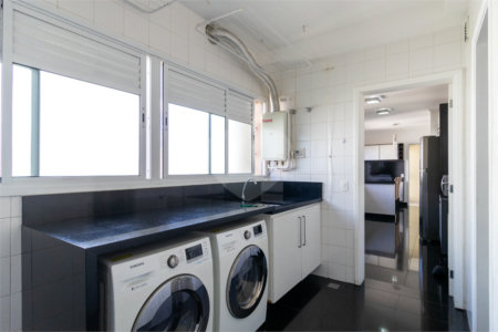 Apartamento à venda com 4 suítes em Vila Sofia, São Paulo, SP