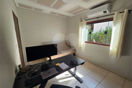 Casa com 3 dormitórios e piscina no Condomínio Cafezal VI em Itupeva SP