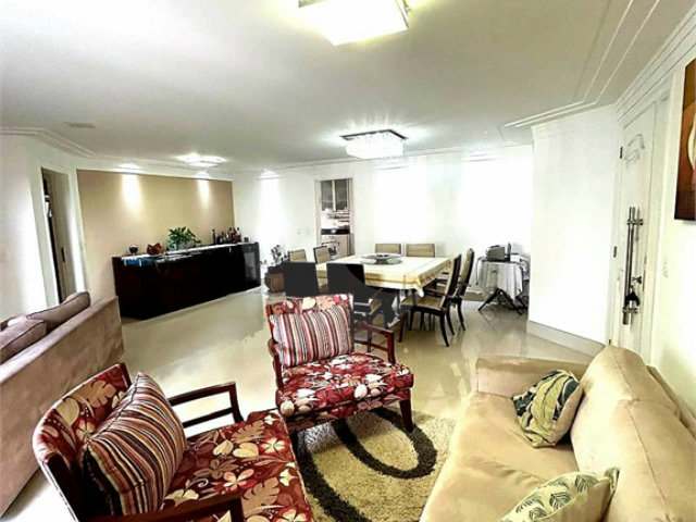 Apartamento à venda com 3 quartos, sendo 1 suíte,  em Mooca, São Paulo, SP