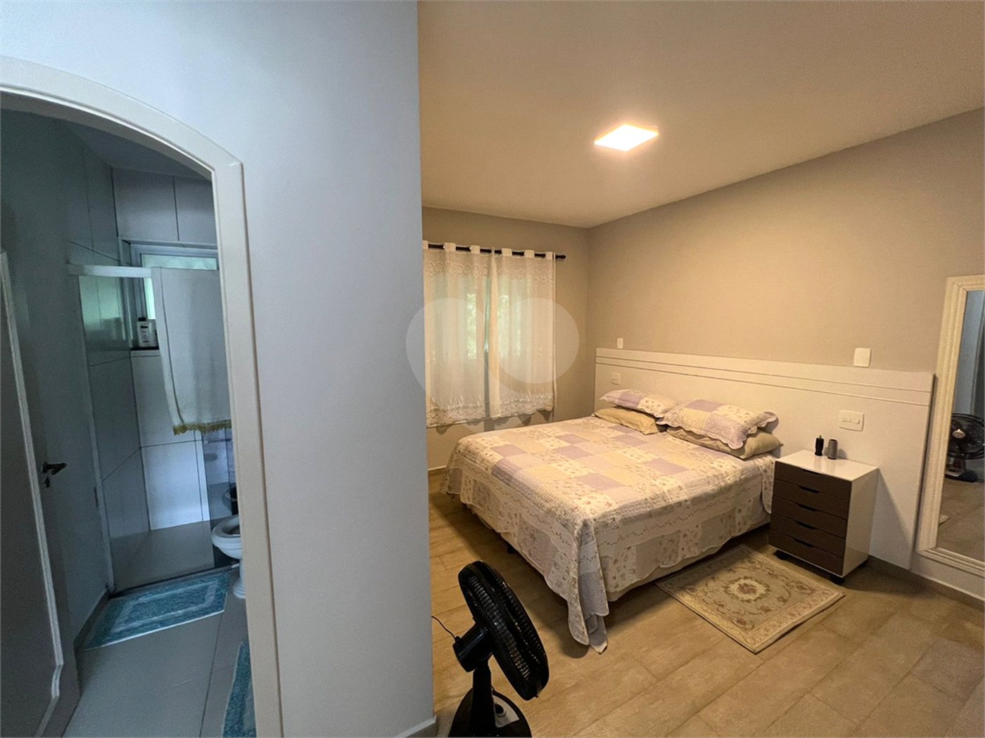 Casa à venda com 6 quartos, sendo 5 suítes, no condomínio Alpes da Cantareira, Mairiporã - SP