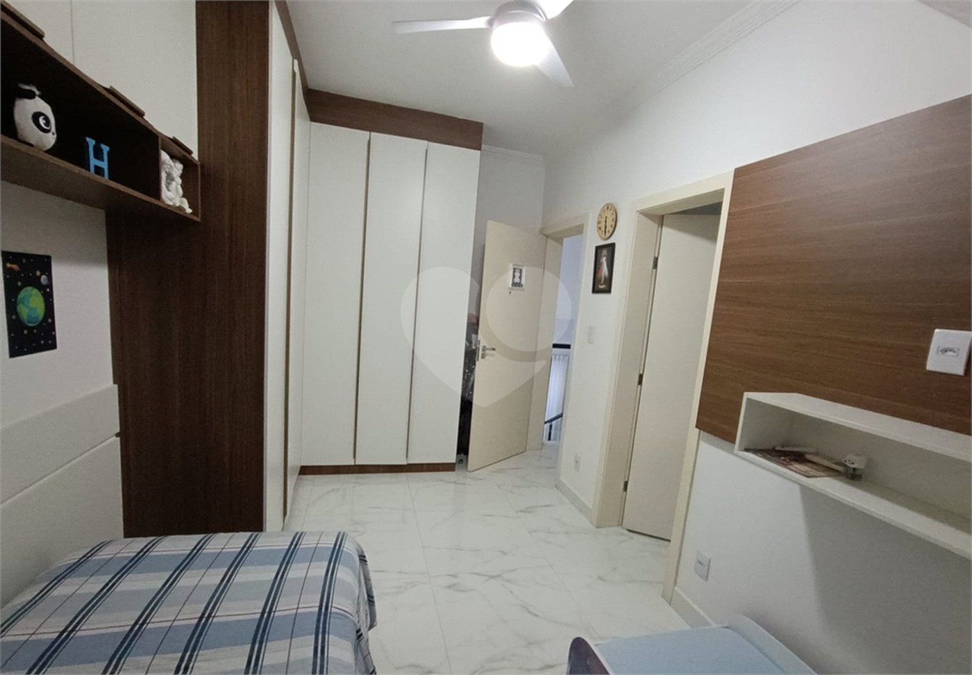 Casa à venda com 3 suítes no condomínio Granja Deolinda, Sorocaba - SP