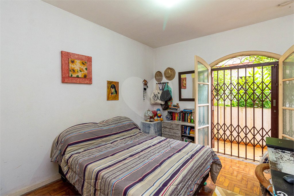 Casa Térrea à venda com 4 quartos, sendo 1 suíte, em Parque Jabaquara, São Paulo, SP