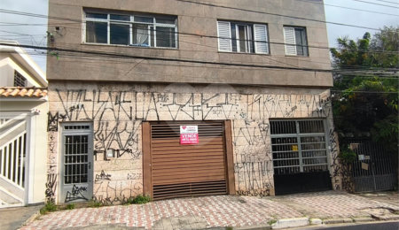 Sobrado à venda com 8 quartos, sendo 2 suítes,  em Parada Inglesa, São Paulo, SP