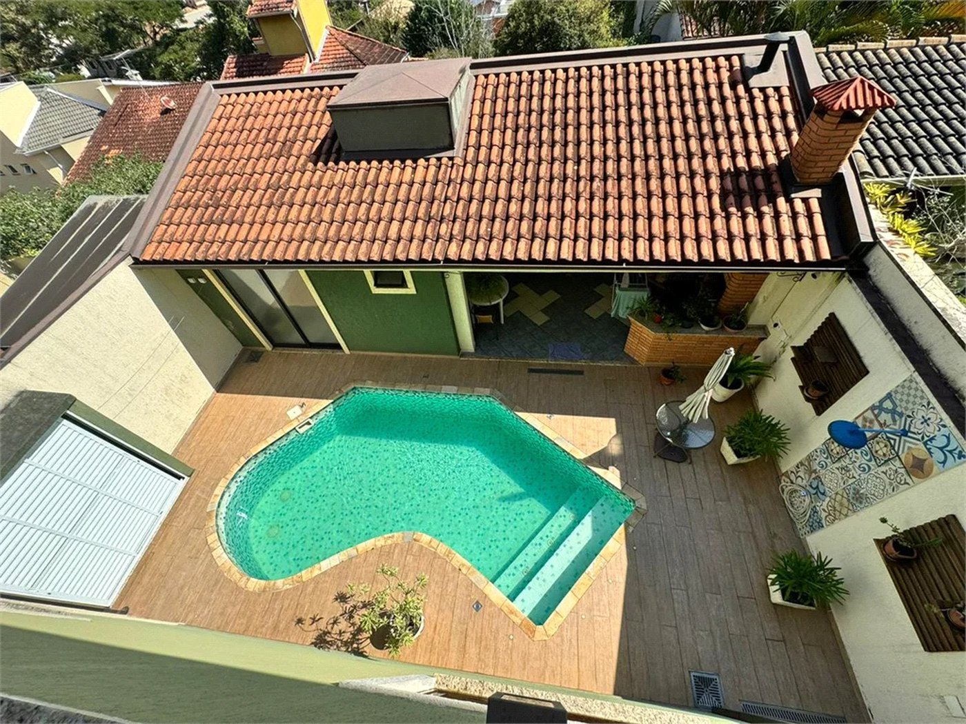 Casa à venda com 3 quartos, sendo 1 suíte, no condomínio Residencial Jardim das Flores 1510, Cotia - SP