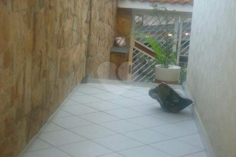 Casa à venda com 3 suítes em Vila Gustavo, São Paulo, SP