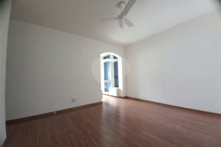 Casa à venda com 4 quartos, sendo 1 suíte,  em Vila Oliveira, Mogi das Cruzes, SP
