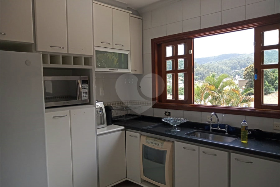 Sobrado à venda com 4 quartos, sendo 3 suítes, em Tremembé, São Paulo, SP