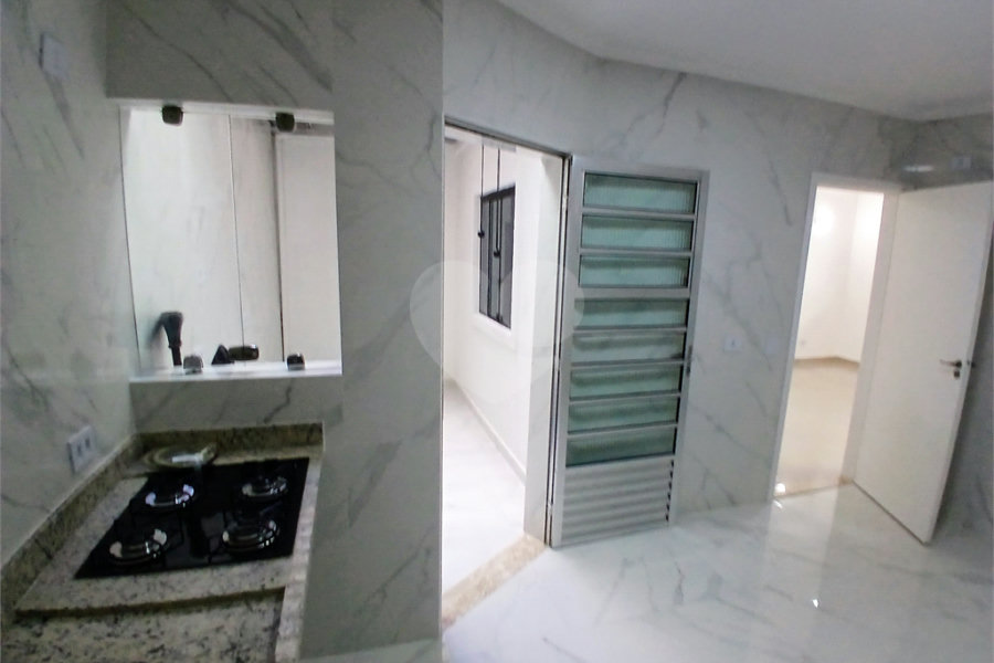 Casa à venda com 3 quartos, sendo 1 suíte,  no condomínio Res Saint Honoré, São Paulo - SP