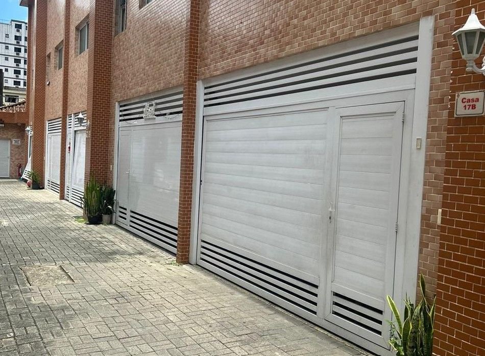 Casa com 2 dormitórios à venda, 109 m² por R$ 585.000,00 - Marapé - Santos/SP