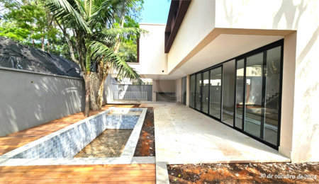 Casa à venda com 4 suítes no condomínio Garda, São Paulo - SP