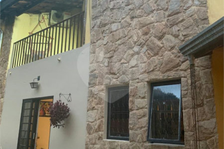Casa à venda com 4 quartos, sendo 1 suíte, em Loteamento Shangrilá, Valinhos, SP
