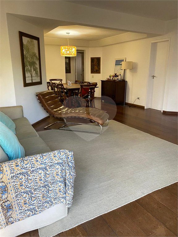Apartamento à venda com 3 quartos, sendo 1 suíte, em Real Parque, São Paulo, SP