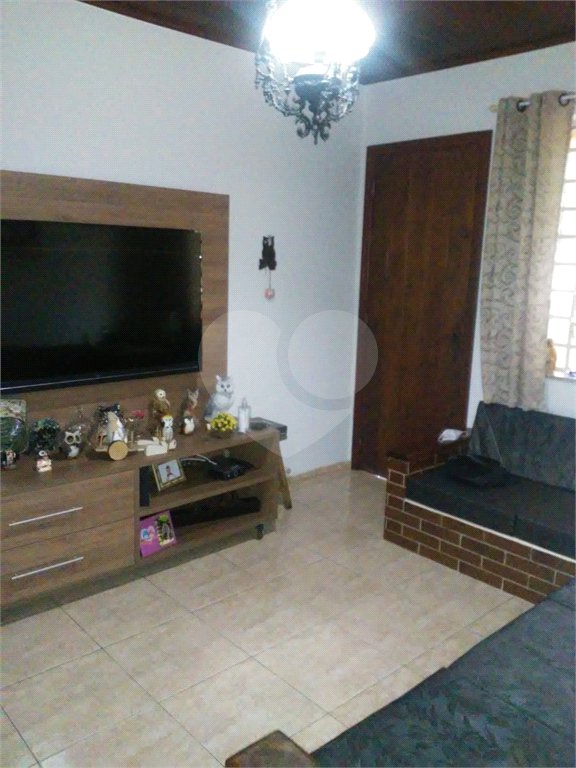 Sobrado à venda com 3 quartos, sendo 1 suíte, em Jardim Itacolomi, São Paulo, SP