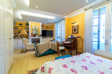Casa à venda com 3 quartos, sendo 2 suítes, em Interlagos, São Paulo, SP